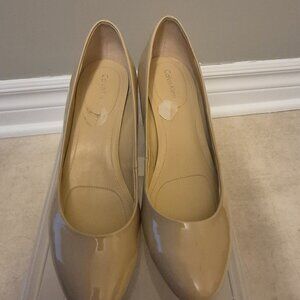 Nude wedges